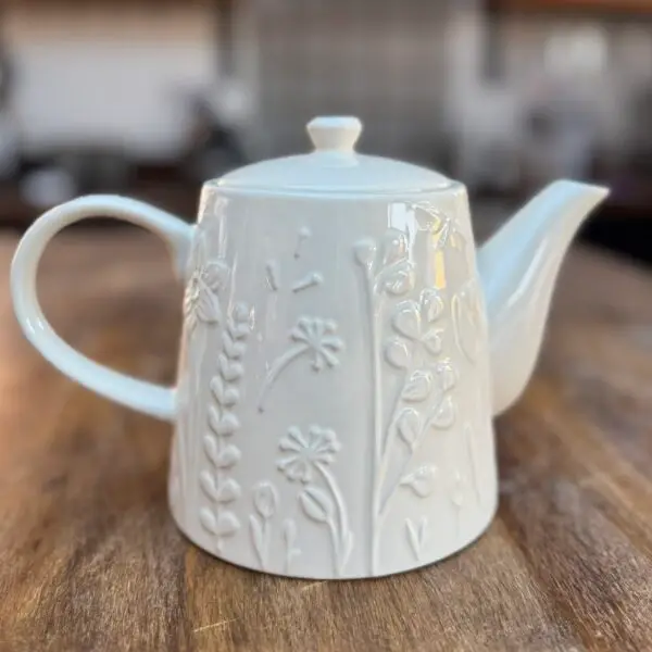 In The Meadow Teapot