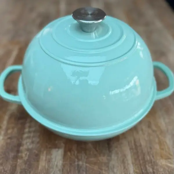 Dutch Oven - Pale Green Round Cloche 26cm