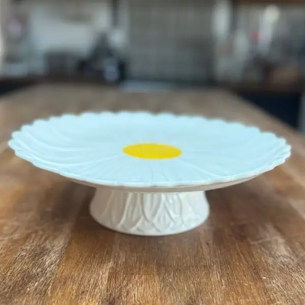 Daisy Cake Stand